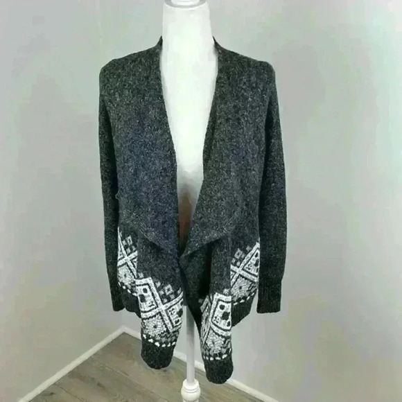Hollister Aztec Print Grey Cardigan Size M - Picture 1 of 8